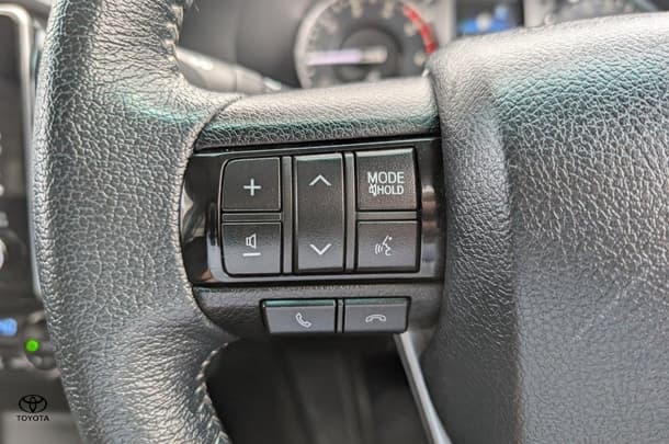 2022 Toyota Hilux SR5 image 19