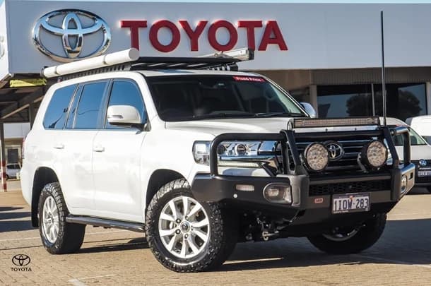 2021 Toyota Landcruiser VX image 1