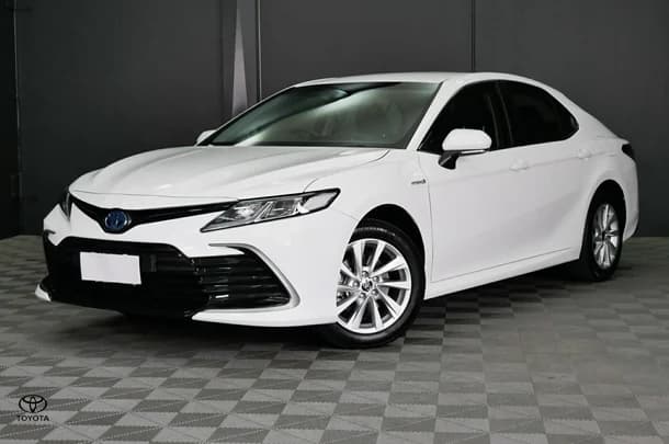 2024 Toyota Camry Hybrid Ascent image 3