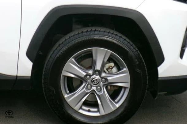 2023 Toyota RAV4 GX image 3