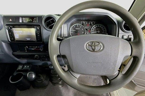 2021 Toyota LANDCRUISER MILITARY GXL image 17