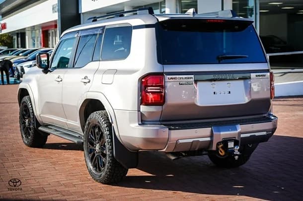2024 Toyota Prado Kakadu image 6