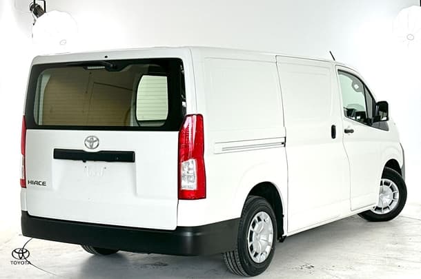 2021 Toyota Hiace LWB image 10