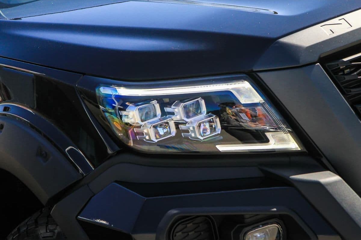 2025 Nissan Navara PRO-4X Warrior D23 Manual 4x4 MY24 Dual Cab image 4