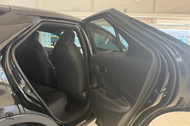 2023 Toyota C-HR Hybrid GR-S image 15