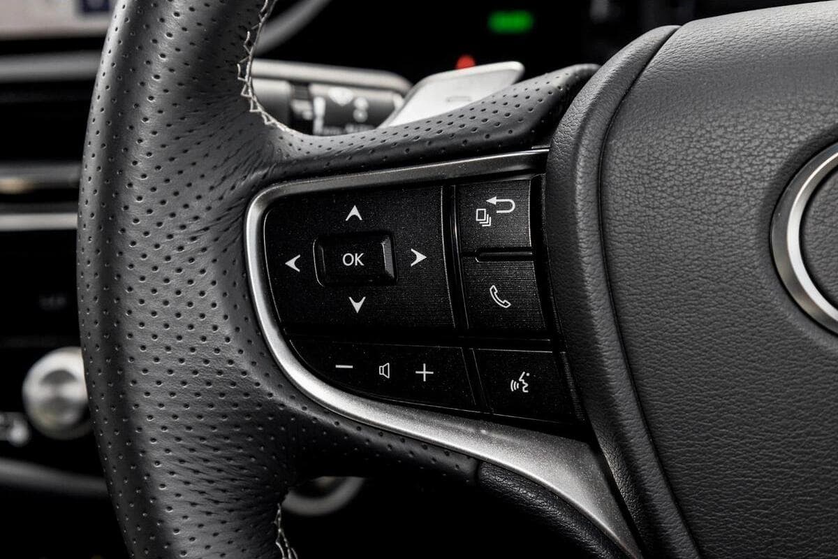 2024 Lexus ES ES300h F Sport Auto image 13