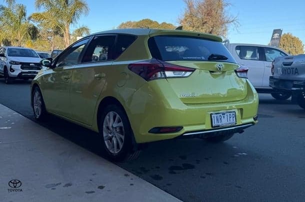 2017 Toyota Corolla Ascent Sport image 6