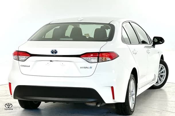 2023 Toyota Corolla Sedan Hybrid Ascent Sport image 8