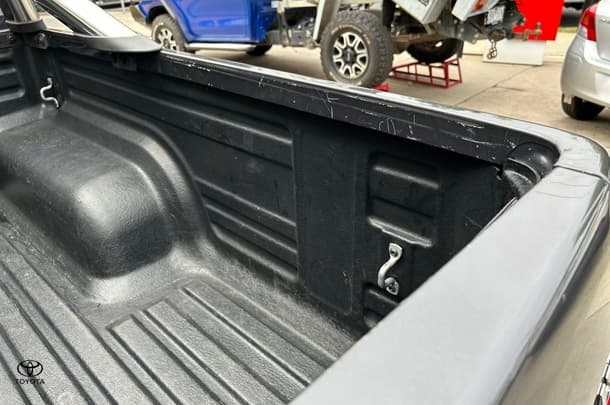 2022 Toyota Hilux 4x4 SR5 image 19
