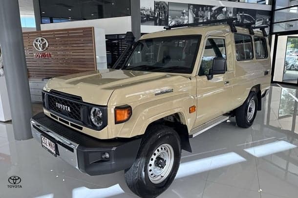 2023 Toyota LC Military GXL image 4