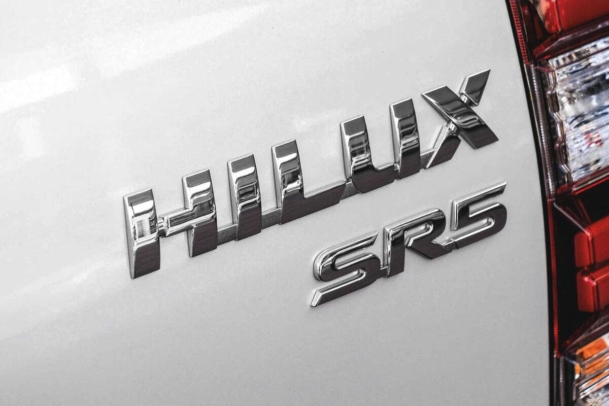 2024 Toyota Hilux SR5 48V Auto 4x4 Double Cab image 8