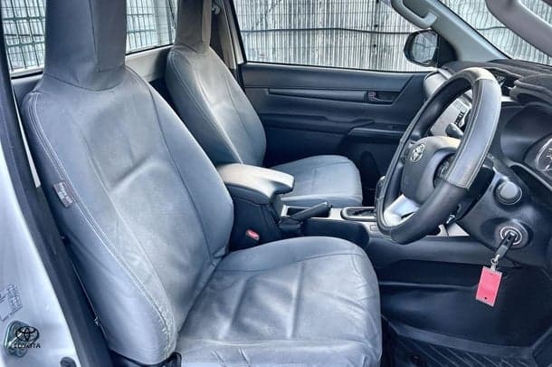 2021 Toyota Hilux Workmate image 11