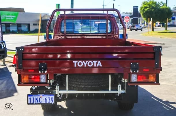 2024 Toyota LC Military GXL image 2