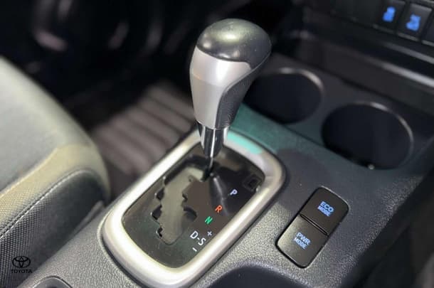 2019 Toyota Hilux SR5 image 25