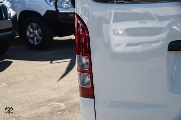 2018 Toyota Hiace SLWB image 13