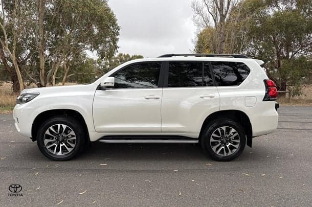 2021 Toyota Prado VX image 4