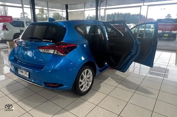 2017 Toyota COROLLA Ascent Sport image 14
