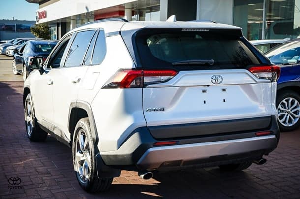2020 Toyota RAV4 GXL image 5