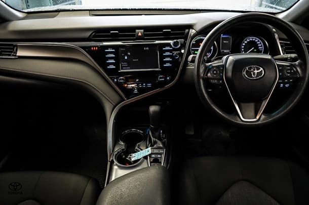 2019 Toyota Camry Hybrid Ascent image 13