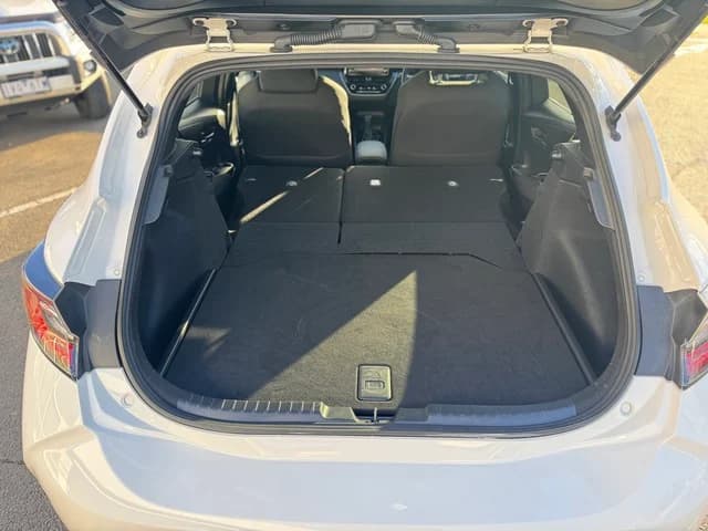 2019 Toyota Corolla Hatch Ascent Sport image 16