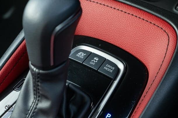 2024 TOYOTA Corolla Hatch Hybrid ZR image 18