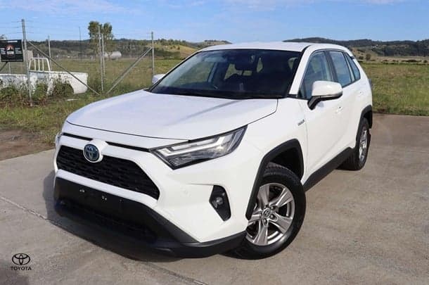 2023 Toyota RAV4 Hybrid GX AWD image 3