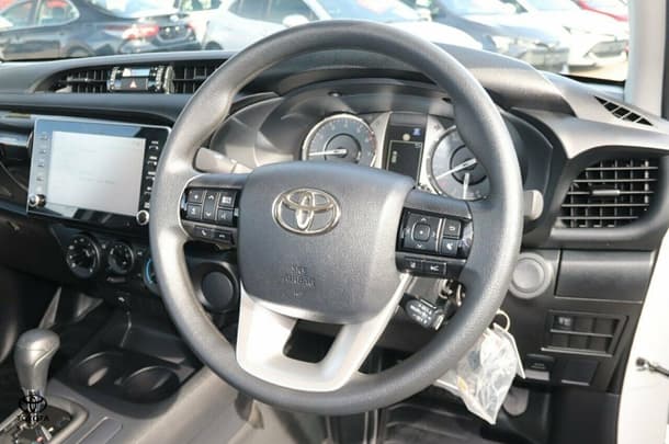 2024 Toyota Hilux 4x2 Workmate image 6