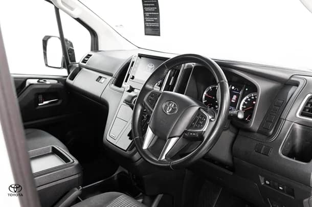 2022 Toyota Granvia Standard image 18
