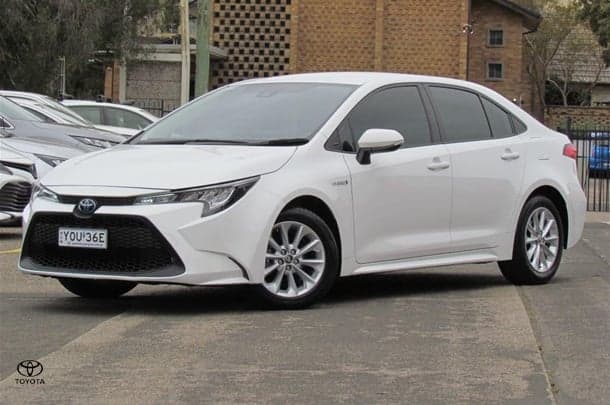 2022 Toyota Corolla Sedan Hybrid Ascent Sport image 3