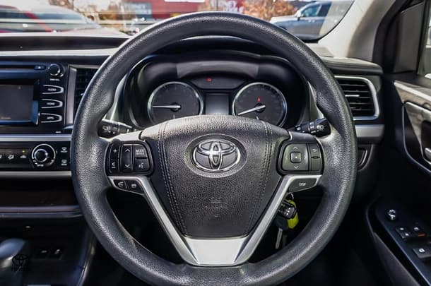 2015 Toyota KLUGER 4x2 GX image 23
