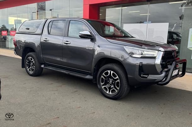 2022 Toyota Hilux SR5 image 9