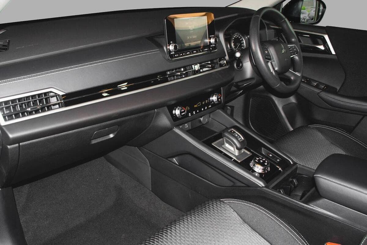 2024 Mitsubishi Outlander ES ZM Auto AWD MY24 image 7