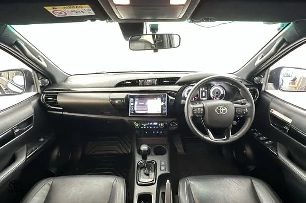 2019 Toyota Hilux Rugged X image 2