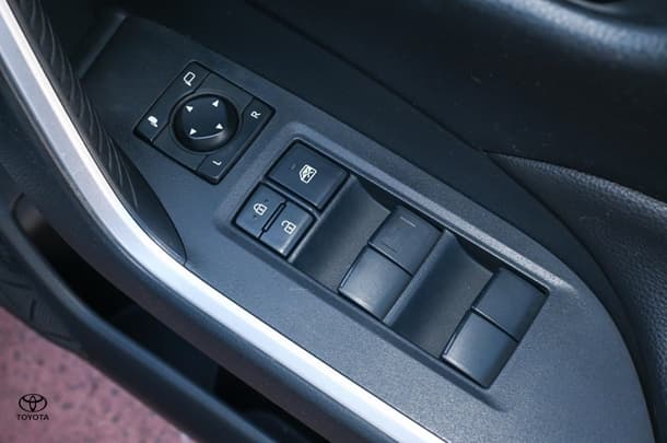 2019 TOYOTA RAV4 GX-2WD image 10