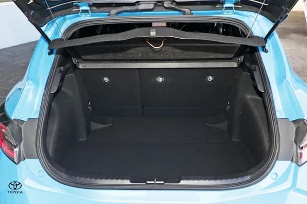 2022 Toyota Corolla Hatch Hybrid ZR image 24