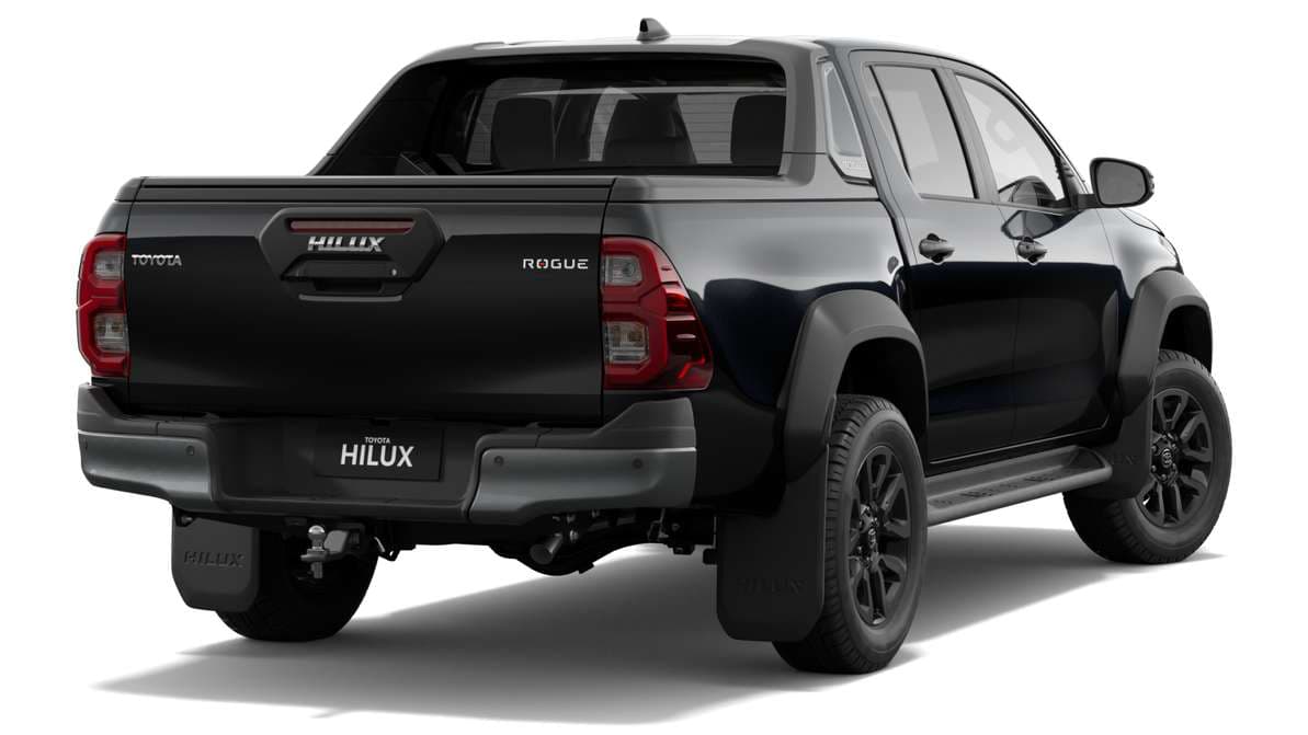 2024 Toyota Hilux 4x4 Rogue 48V Double-Cab Pick-Up image 3