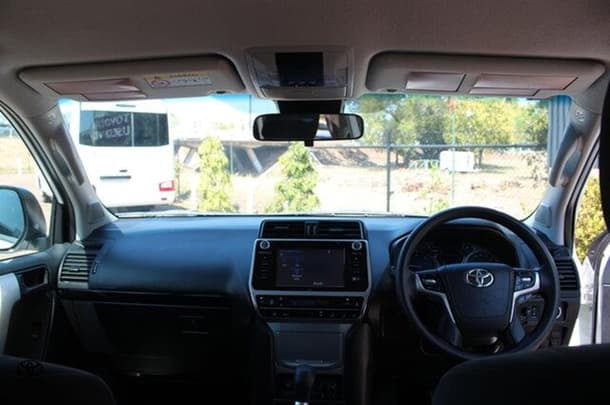 2018 Toyota Prado GX image 13