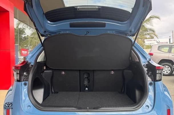 2022 Toyota Yaris Cross Hybrid GXL image 16
