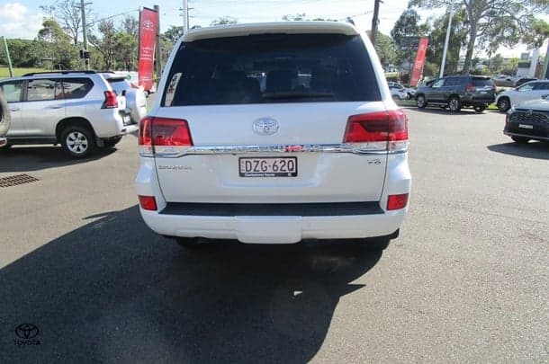 2018 Toyota Landcruiser Sahara image 6