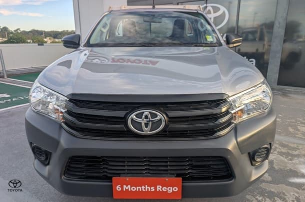 2017 Toyota Hilux Workmate image 9