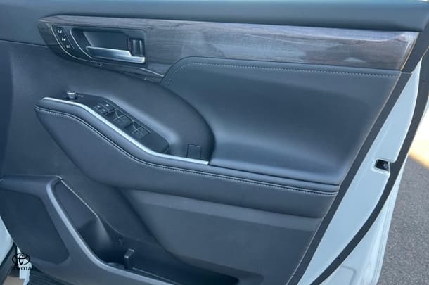 2024 Toyota Kluger Grande image 13