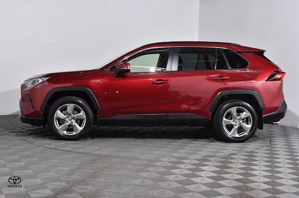 2021 Toyota RAV4 GXL image 11