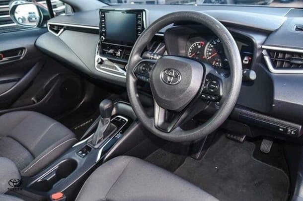 2018 Toyota COROLLA Ascent Sport image 6