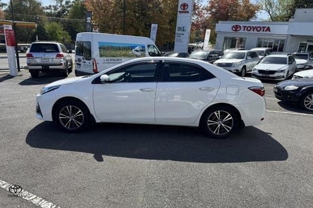 2019 Toyota Corolla Hatch SX image 4