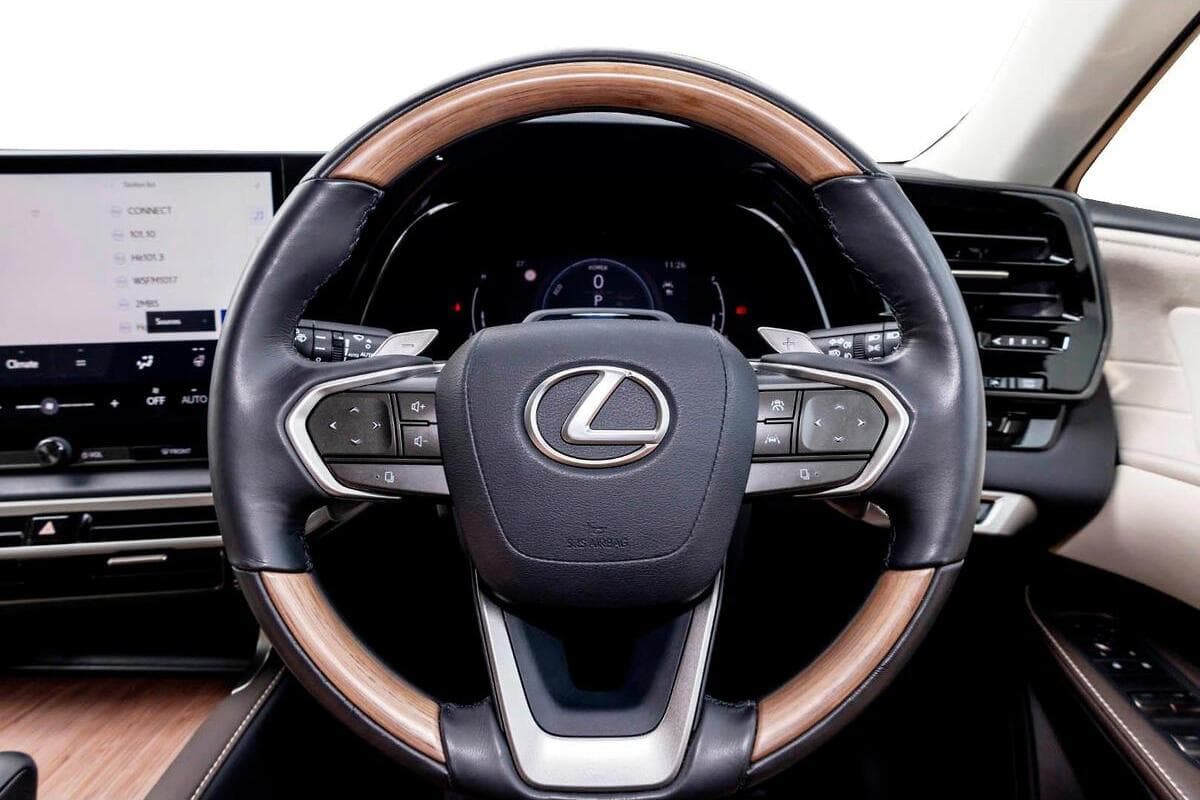 2024 Lexus RX RX350h Sports Luxury Auto eFour image 8
