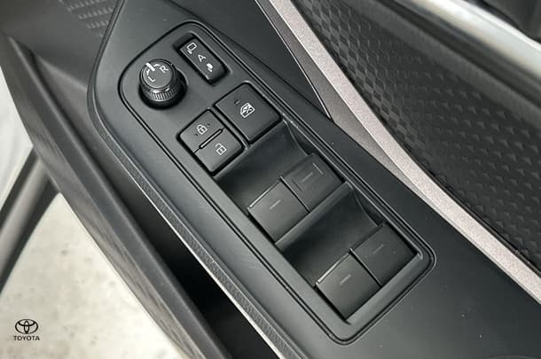 2023 Toyota CH-R GXL-2WD image 12