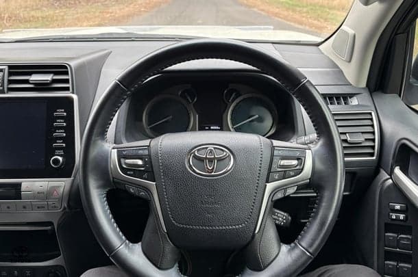 2021 Toyota Prado VX image 19