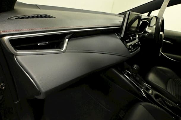2022 Toyota Corolla Sedan Hybrid ZR image 18