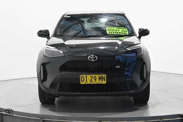 2022 Toyota Yaris Cross Hybrid GR-S image 2