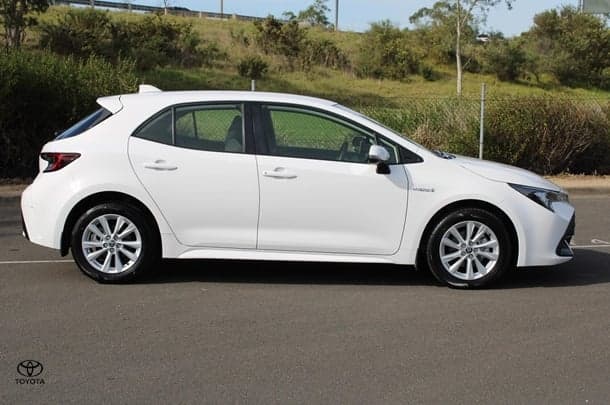 2024 Toyota Corolla Hatch Hybrid Ascent Sport image 8